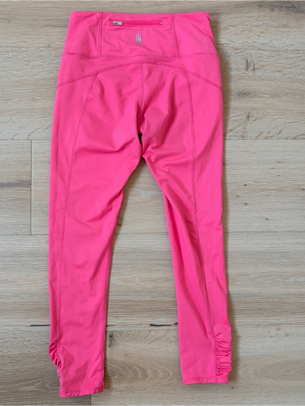 FP Movement Neon Pink Ruched Hem Crop Leggings Women’s Sz S Yoga Activewear*V25